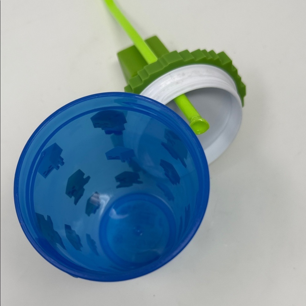 Minecraft Blue Creeper Tumbler with Straw New 15 oz - Picture 5 of 5
